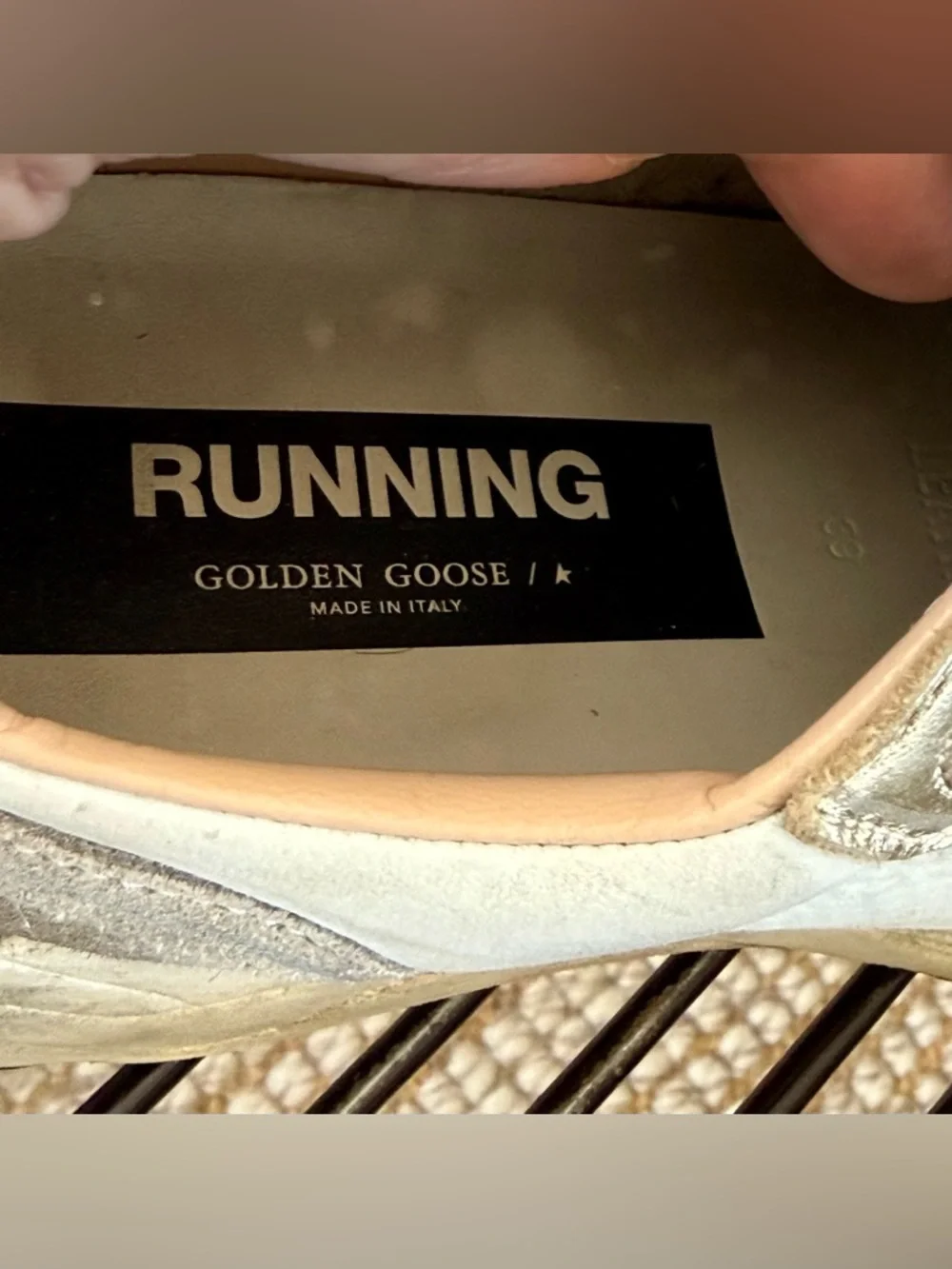 Golden Goose Running Sneakers Sz 39 Gold Cream Glitter Star Italy - Picture 9 of 11